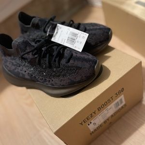 Yeezy sneakers size 5